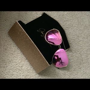 Jessie James Decker Diff sunglasses!